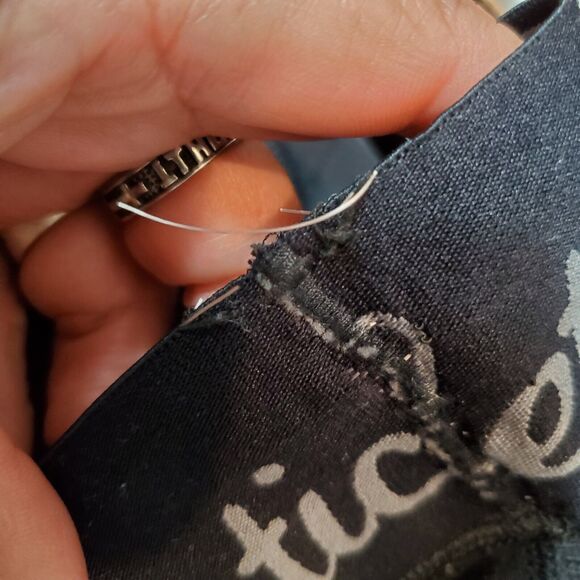 Lululemon Inner Essence Crop Spell Out Logo Waist Pockets Cropped Leggings FLAW - Picture 3 of 7